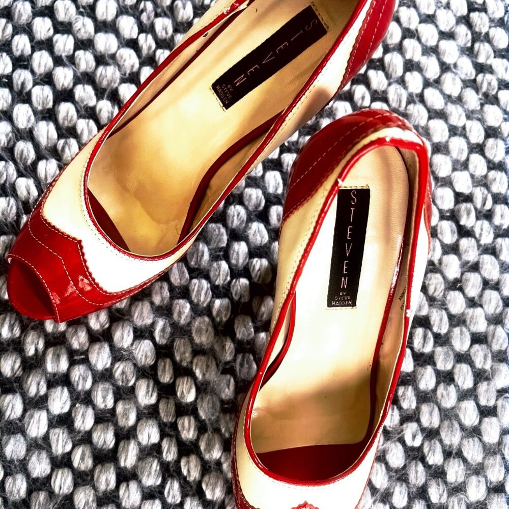 Utterly Divine Vintage Steven by Steve Madden Spectator Pumps Size 9 - Picture 2 of 6